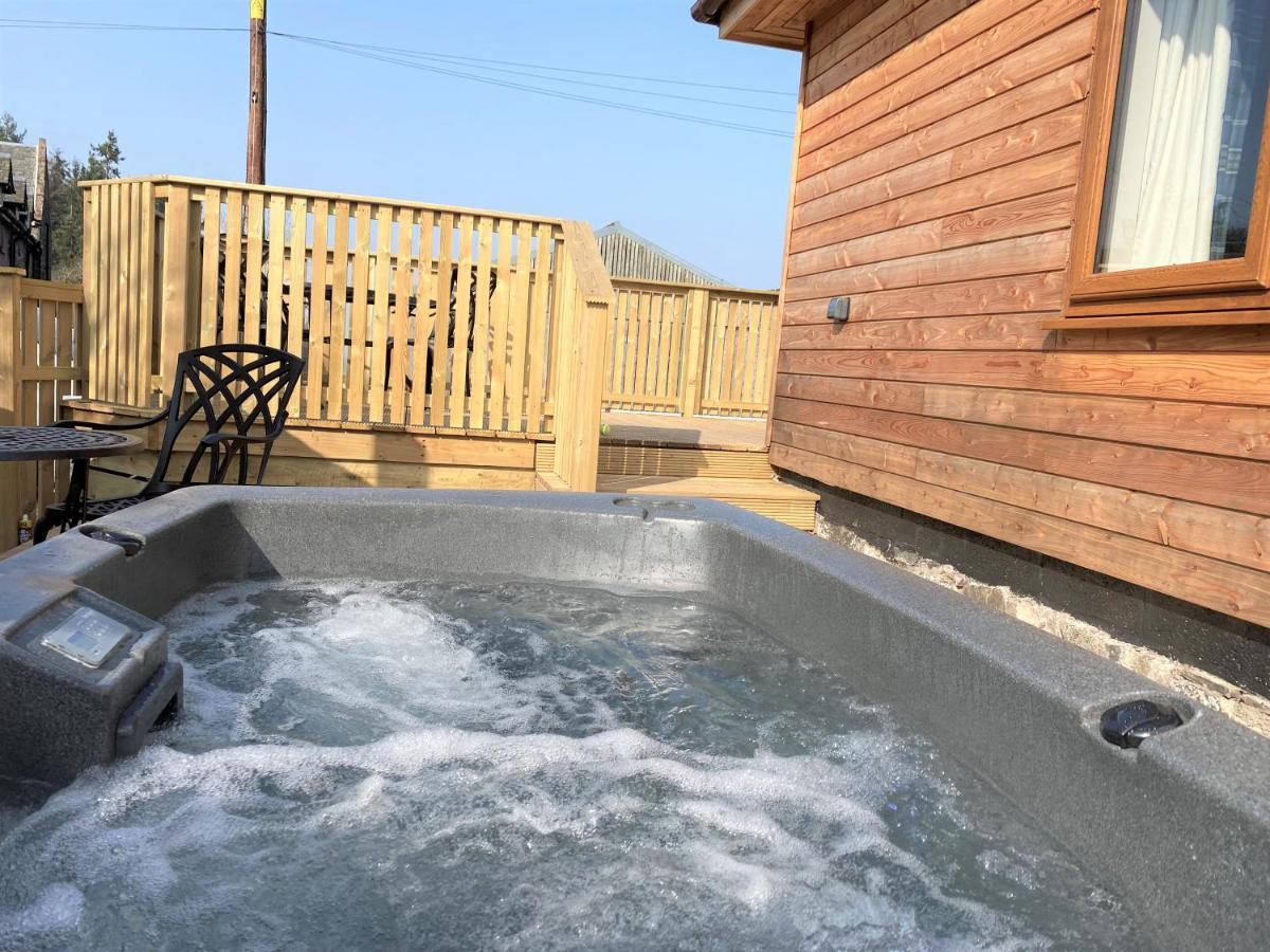 Pheasant Lodge With Hot Tub Forgandenny 外观 照片