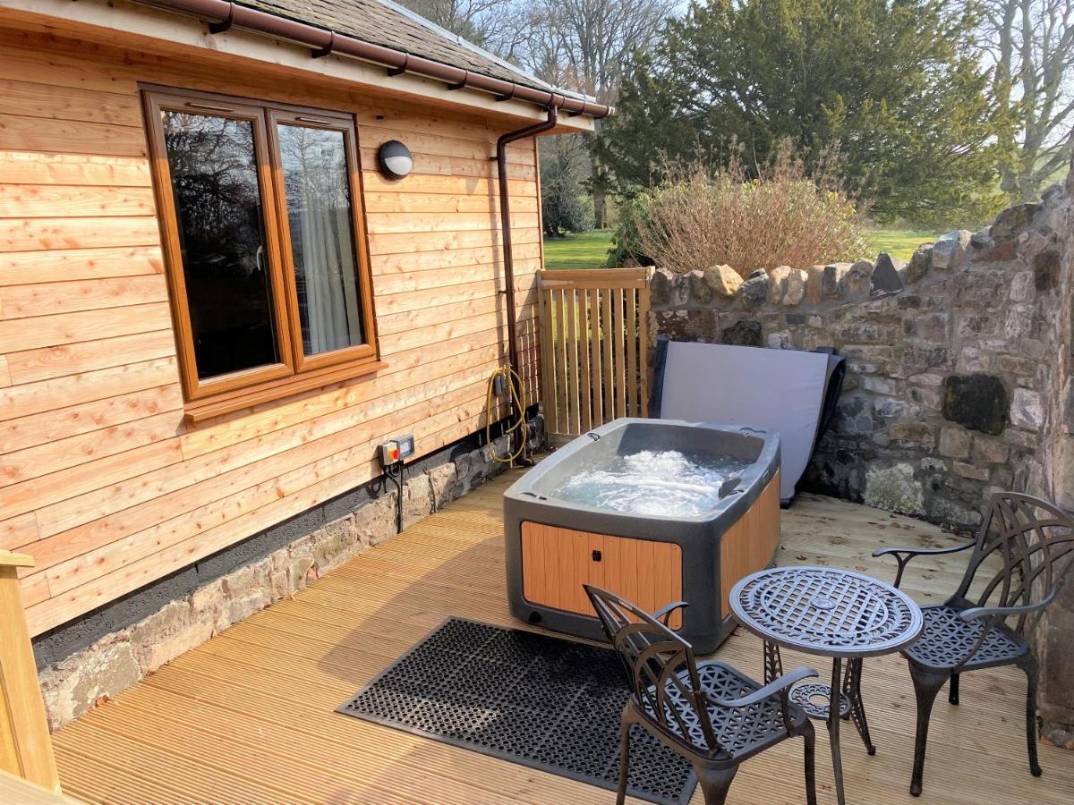 Pheasant Lodge With Hot Tub Forgandenny 外观 照片