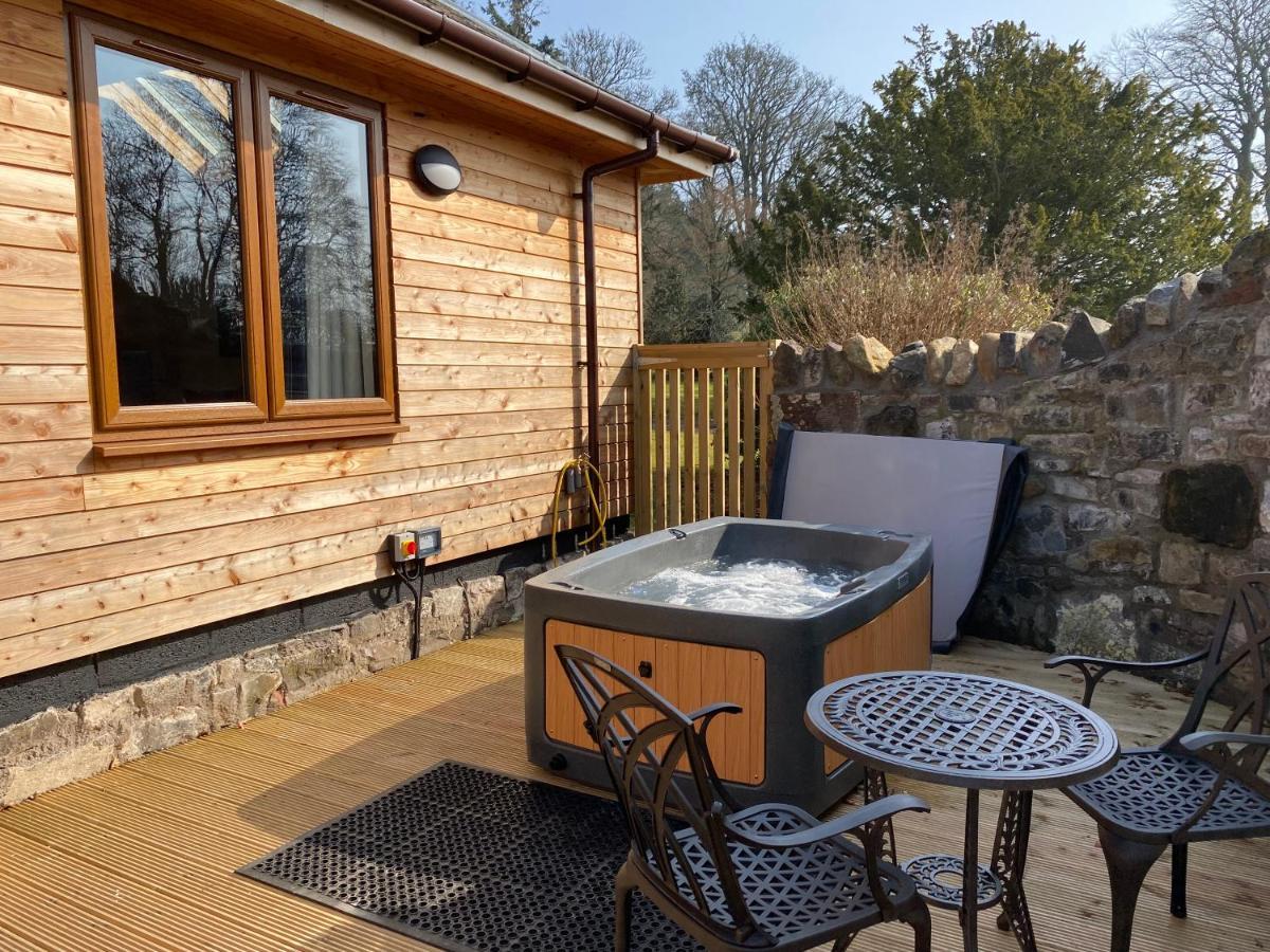 Pheasant Lodge With Hot Tub Forgandenny 外观 照片